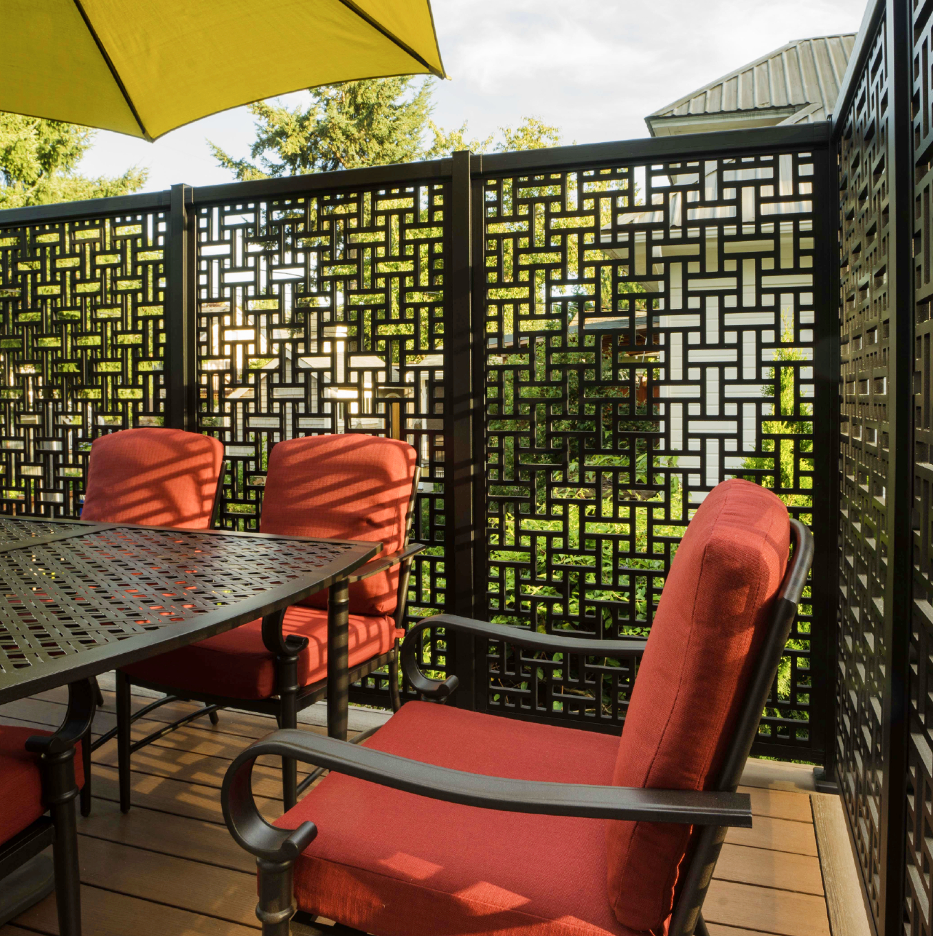 Outdoor Lattice Patio Acurio Crosshatch Pattern