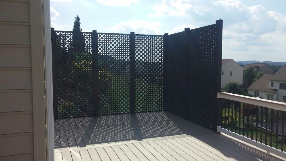 Moorish Circles Balcony Privacy Wall