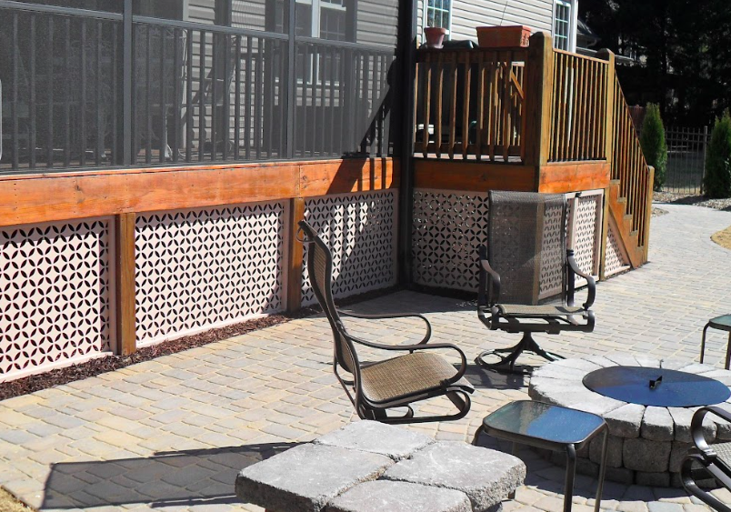 Moorish Circles Deck Underskirting