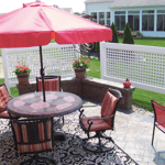 square vinyl lattice_backyard-privacy_acurio-lattice